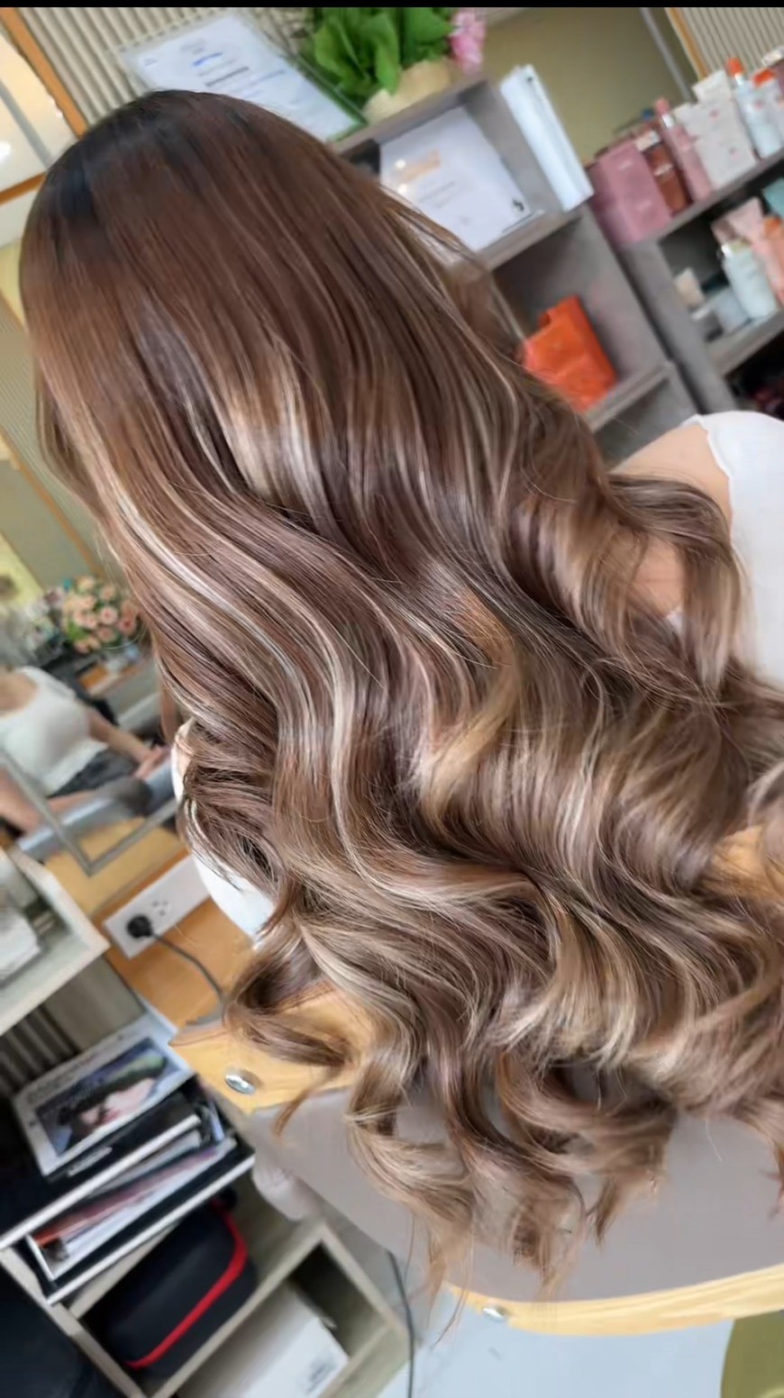 Caramel balayage waves
