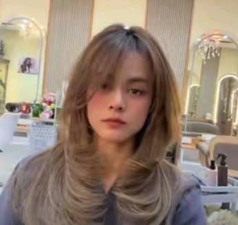 Medium layered cut