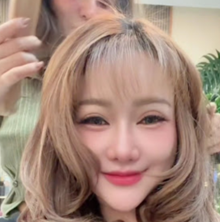 Customer hairstyle